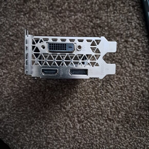 GeForce GTX 1050 Ti - Picture 3 of 7